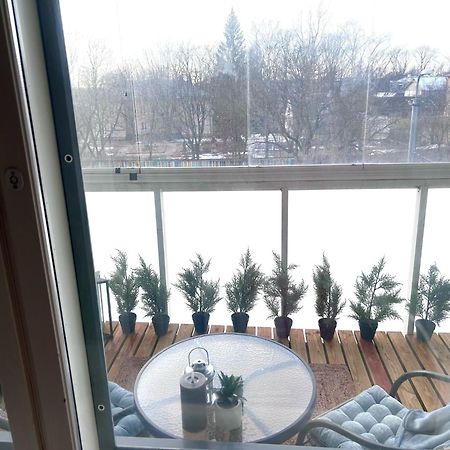Stella'S Apartment - City Center - Free Secure Parking - Big Sun Terrace - Air Conditioning - Wifi - Tram To The Tallinn Bus Station And Old Town Экстерьер фото