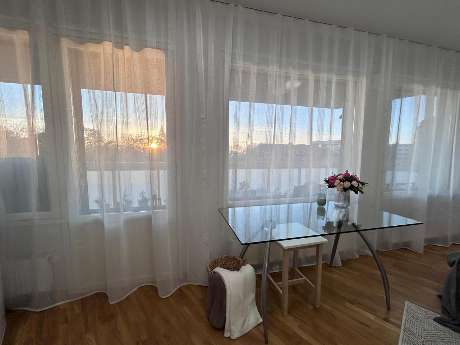 Stella'S Apartment - City Center - Free Secure Parking - Big Sun Terrace - Air Conditioning - Wifi - Tram To The Tallinn Bus Station And Old Town Экстерьер фото