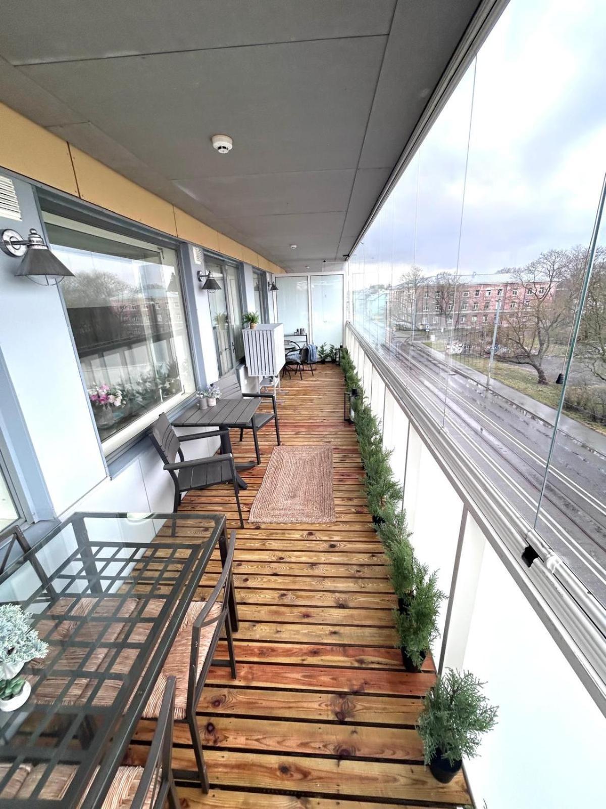 Stella'S Apartment - City Center - Free Secure Parking - Big Sun Terrace - Air Conditioning - Wifi - Tram To The Tallinn Bus Station And Old Town Экстерьер фото