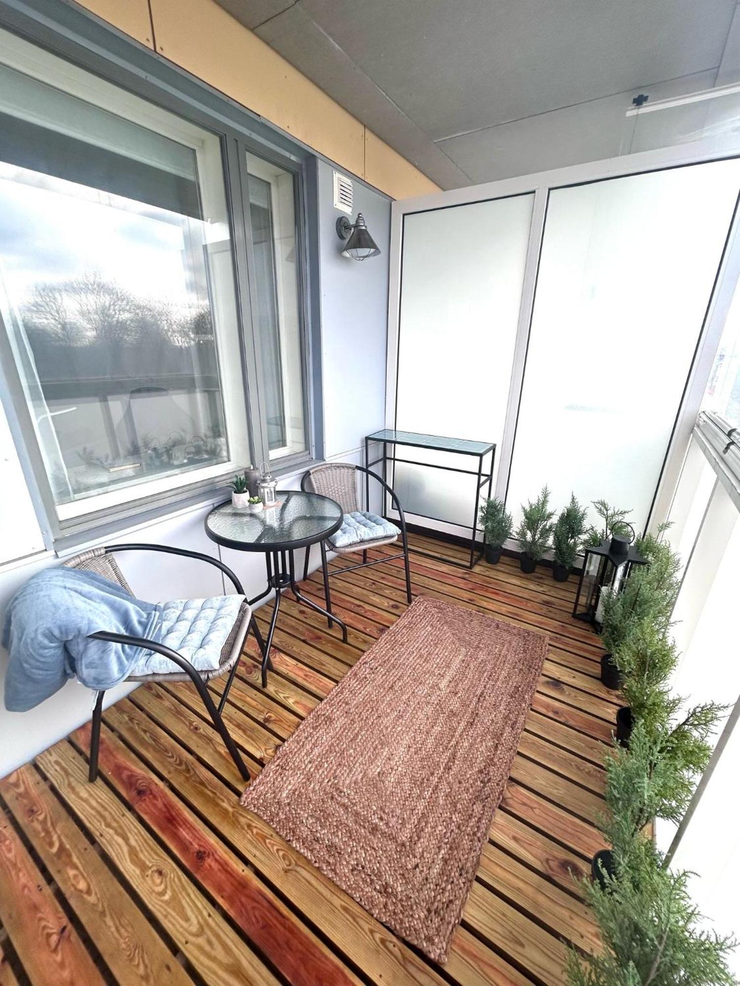 Stella'S Apartment - City Center - Free Secure Parking - Big Sun Terrace - Air Conditioning - Wifi - Tram To The Tallinn Bus Station And Old Town Экстерьер фото