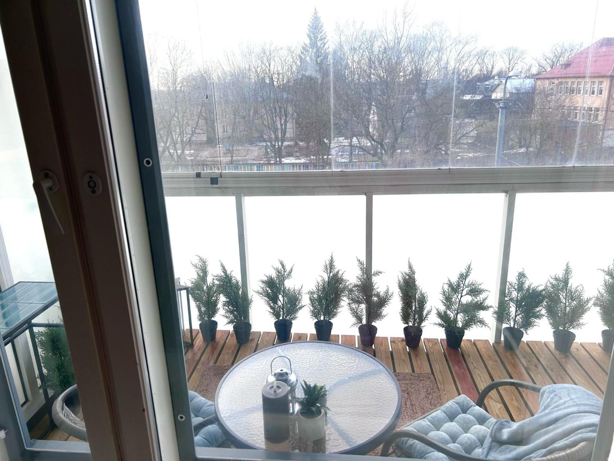 Stella'S Apartment - City Center - Free Secure Parking - Big Sun Terrace - Air Conditioning - Wifi - Tram To The Tallinn Bus Station And Old Town Экстерьер фото